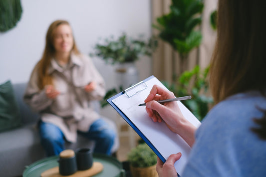 Living with Leucoderma: Coping Strategies and Emotional Support - LVTS Leucoderma/Vitiligo Treatment System